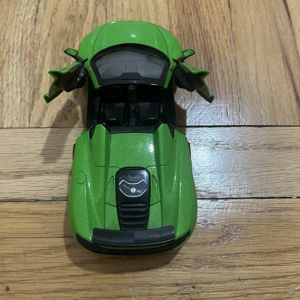 Motormax McLaren 650S Spider Diecast Car 1:24 Scale Metallic Green Opening Doors - Picture 9 of 13
